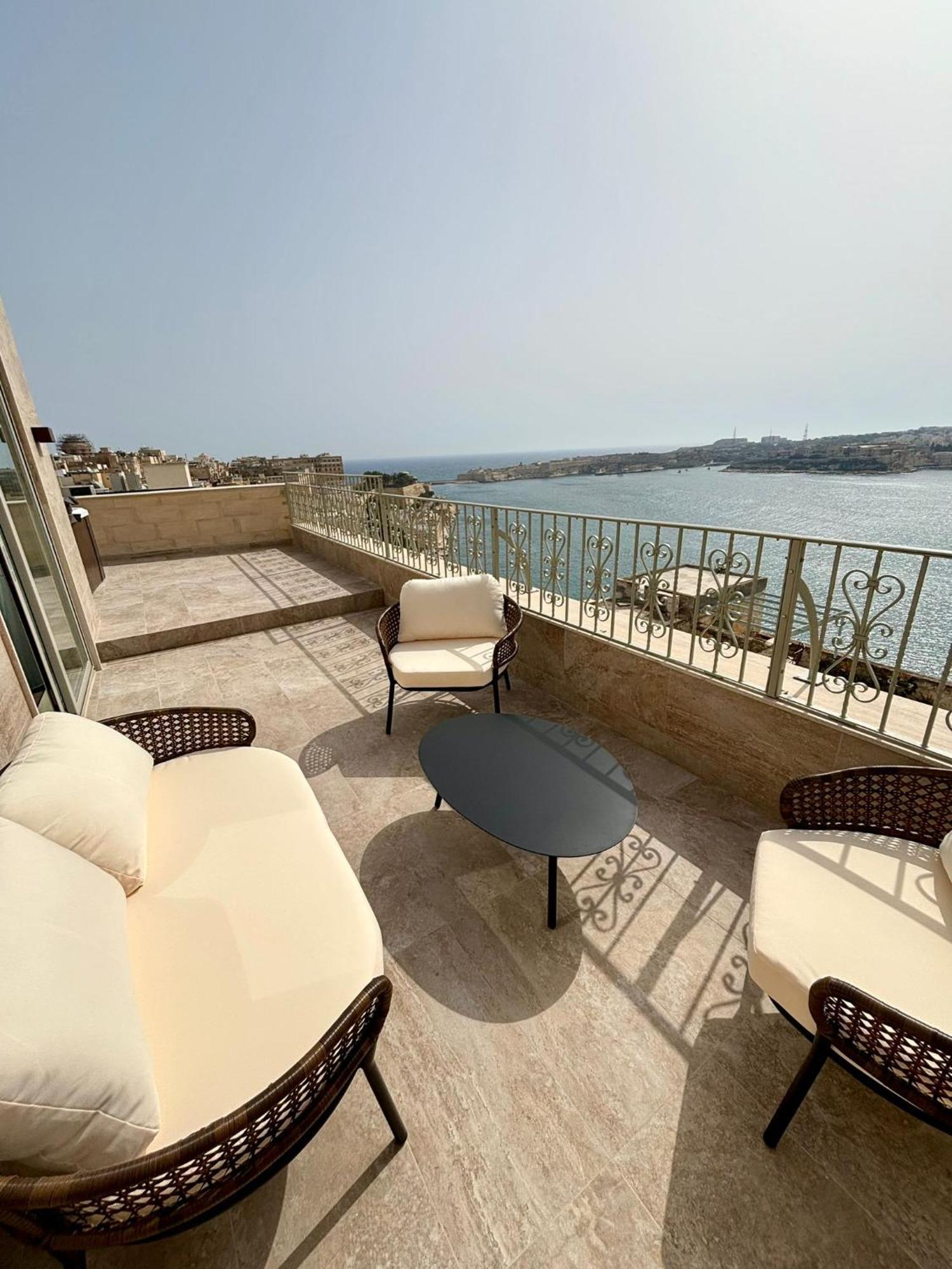 Battery House Hotel Valletta Bagian luar foto