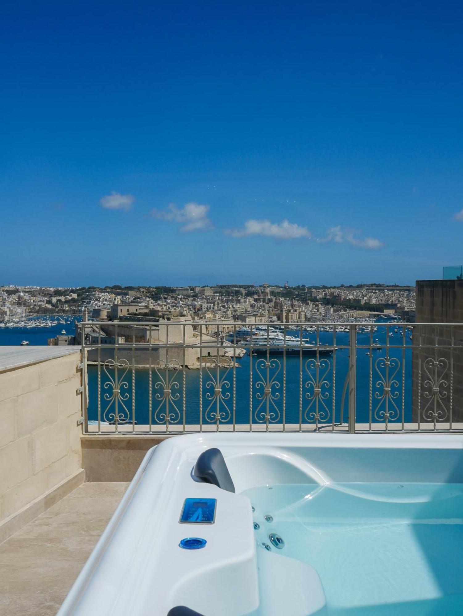 Battery House Hotel Valletta Ruang foto